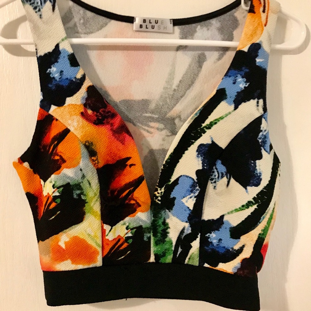 🌵Plunge Floral Crop Top